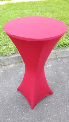 bistro stolek ubrus červený